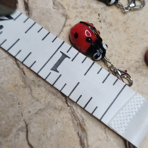 Handmade Glass Ladybug charm lamp work glass - Picture 5 of 5